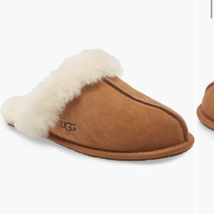 UGG Scufette II Slipper size 5